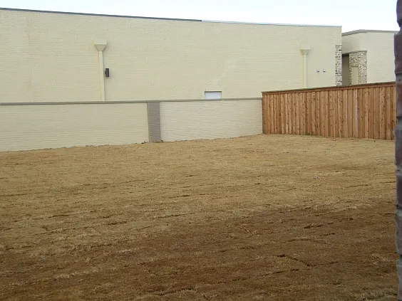 812 Westgate Ct — Photo 3