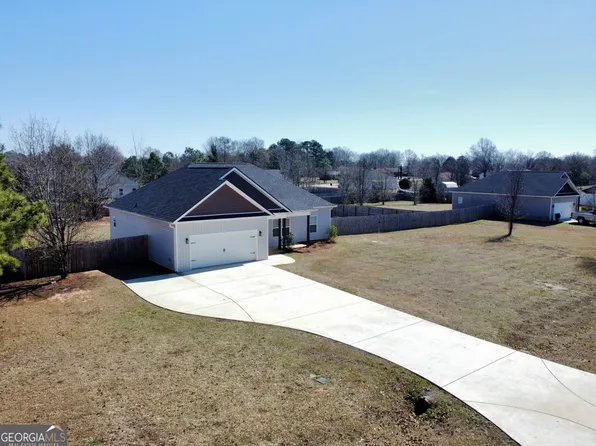 129 Amanda Dr, Byron, GA 31008