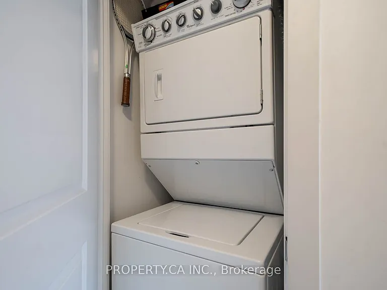 105 George St #303 — Photo 6
