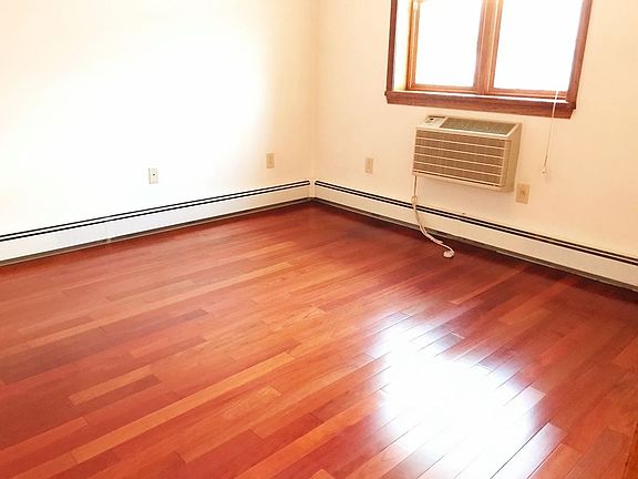 5th image of 2126 48th St #1