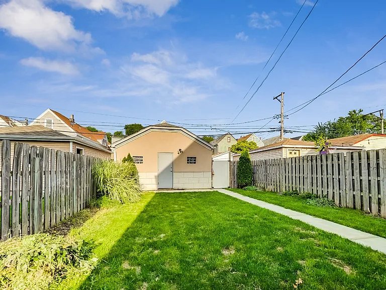2719 N Ridgeway Ave #1 — Photo 24