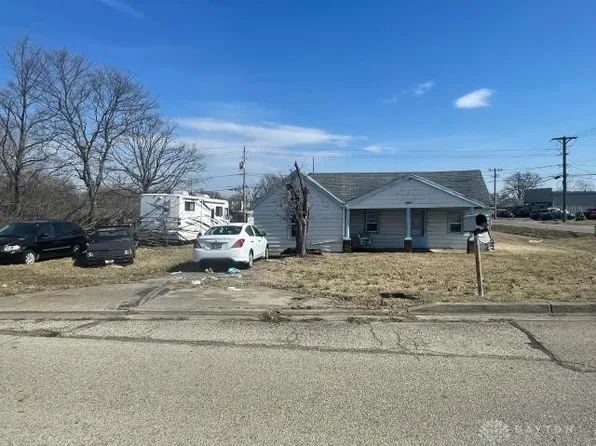 5586 Wadsworth Rd, Dayton, OH 45414