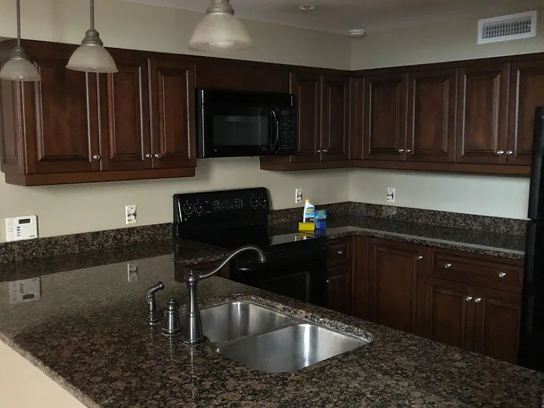 377 King St #205 — Photo 3