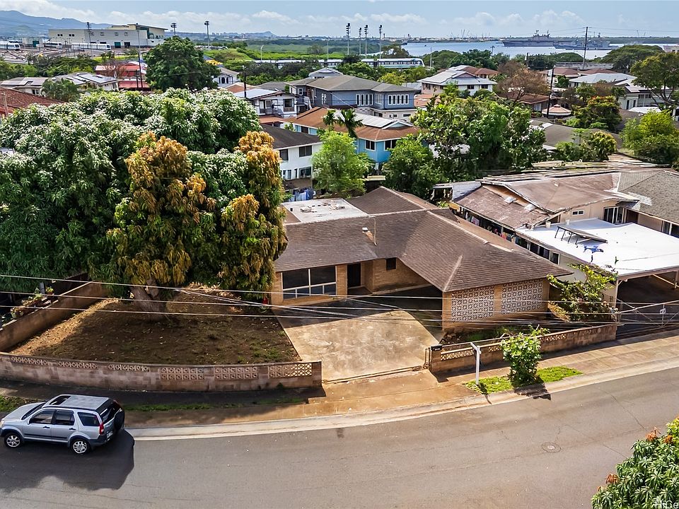 1st image of 94-315 Kahuahele St