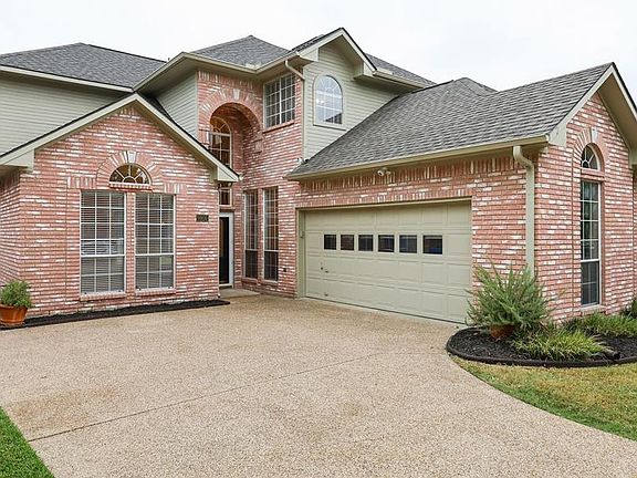 2nd image of 8906 Greenwood Trl