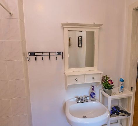 5th image of 1807 N Wilton Pl #C2