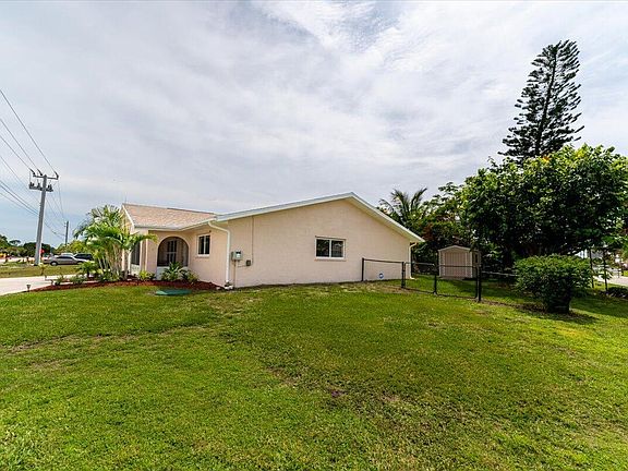 5th image of 1697 SE Floresta Drive