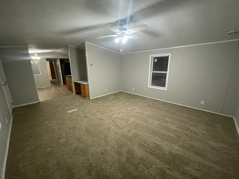 215 Greenfield Rd — Photo 7