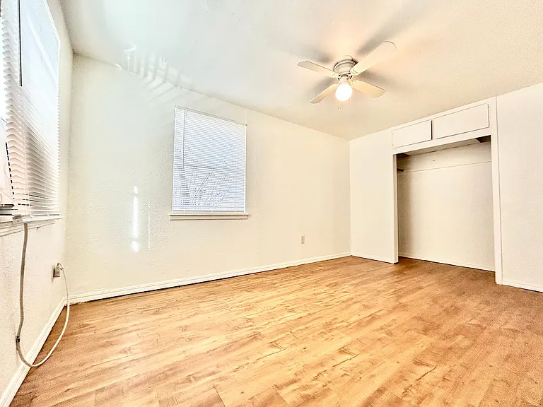 1700 Karen Dr — Photo 14