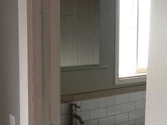 4th image of 415 Maine Ave