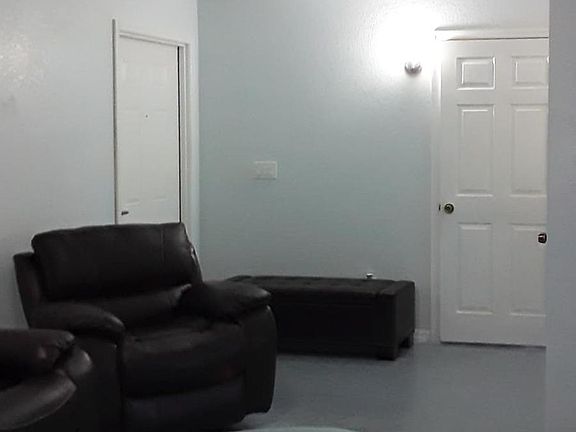 3rd image of 611 Joel Blvd APT B