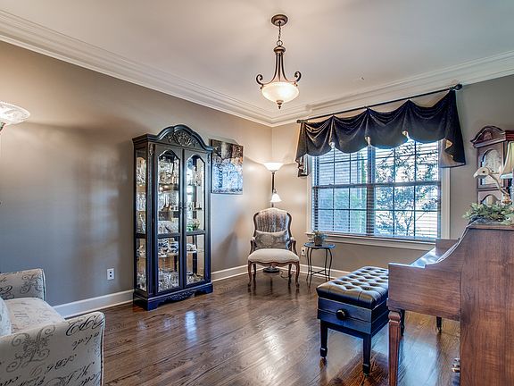 4th image of 6070 Stags Leap Way