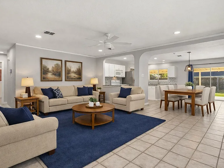 2710 Stone Creek Ln — Photo 1