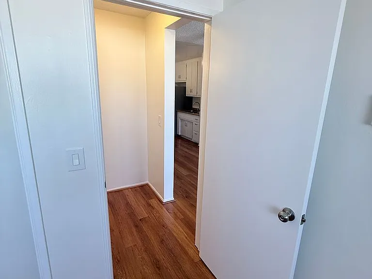1 Month Free! Renovated Units in Central Van Nuys — Photo 18