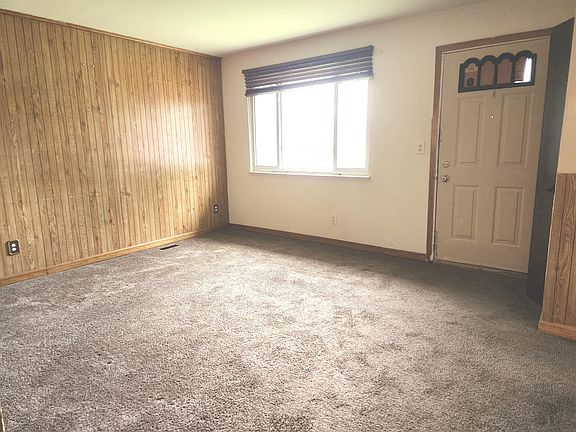 3rd image of 1725 Smith St
