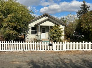 113 E Bartlett Ave, Selah, WA 98942