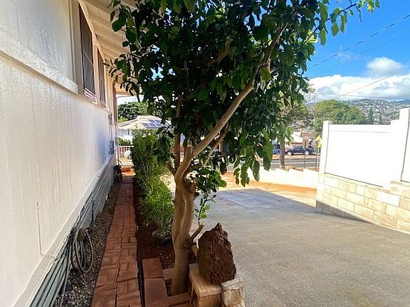 3rd image of 947 Koko Head Ave #45B3244B