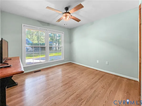 203 Lake Caroline Dr, Ruther Glen, VA 22546