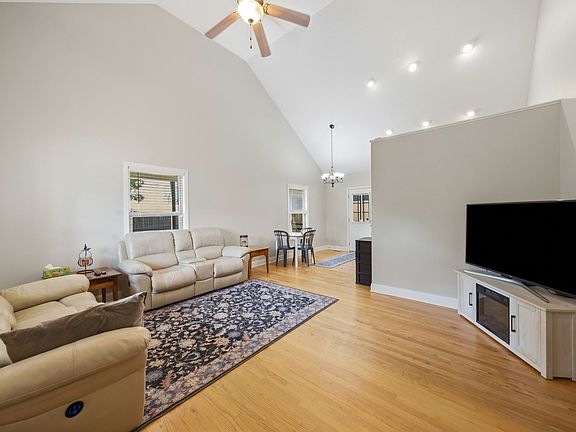 5th image of 257 Home Place Ct SE