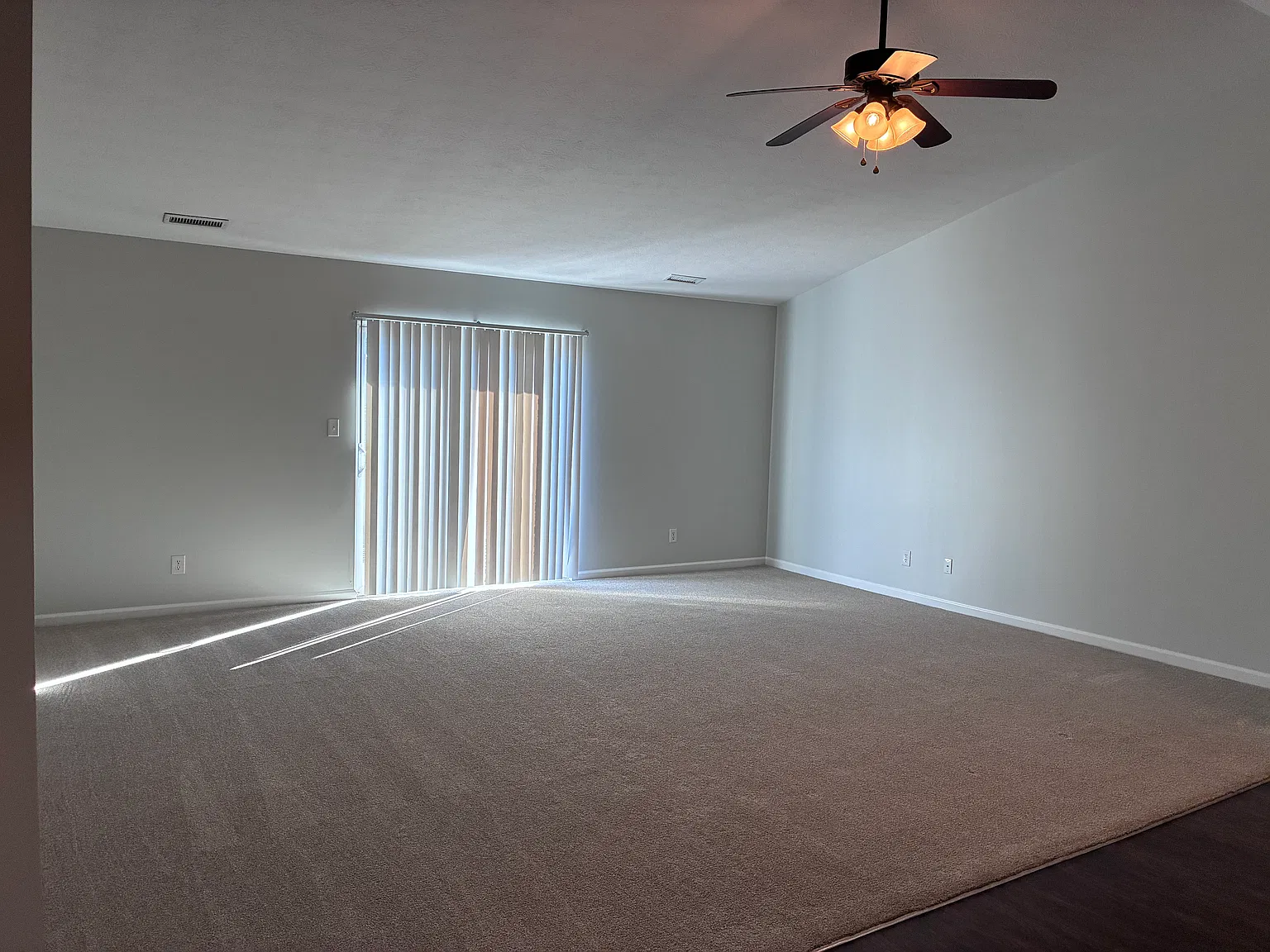 3 bed, 1400 sqft, $1,700 — Photo 3