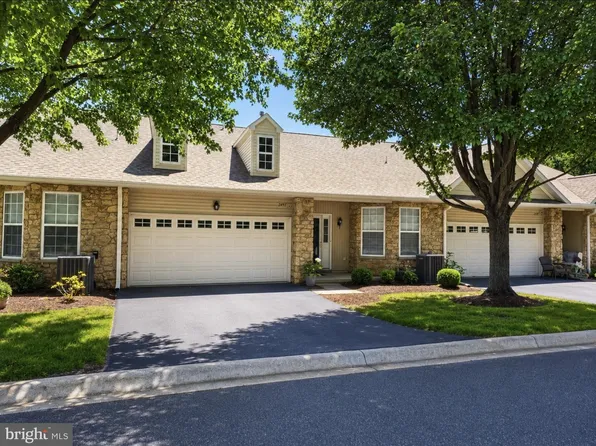 1497 Country Club Dr, Springfield, PA 19064