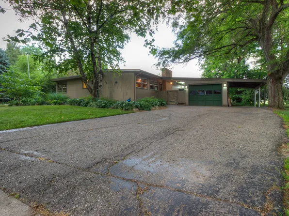 560 Vanderveen Dr, Mason, MI 48854