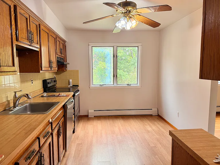 3 Franklin Ave #1 — Photo 3