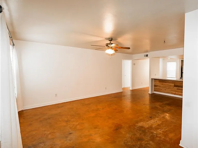 1305 Lorrain St #D — Photo 4
