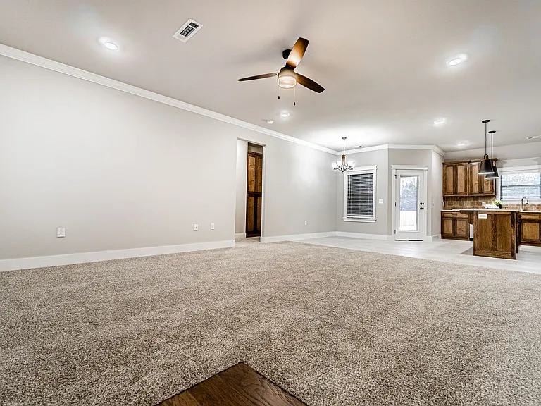 933 Hampton St — Photo 17