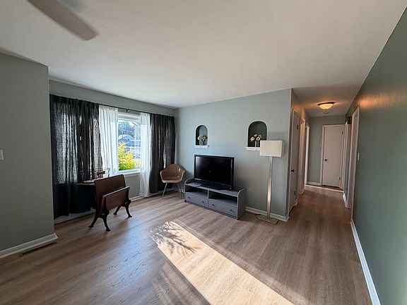 4th image of 409 S 1st St
