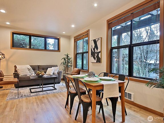 2nd image of 313 Edgecliff Drive