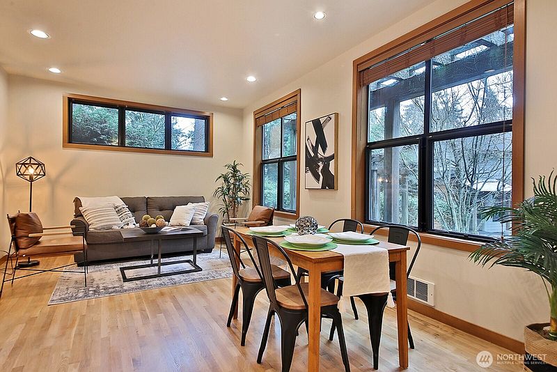 3rd image of 313 Edgecliff Drive