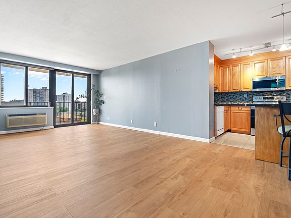 2nd image of 1590 Anderson Ave APT 6C