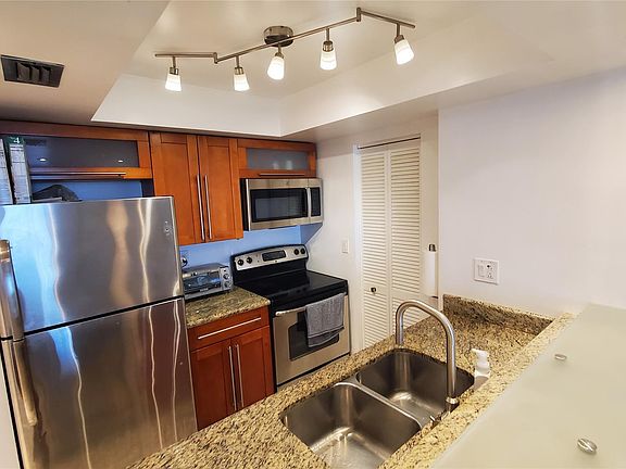 3rd image of 850 N Miami Avenue #W-2206