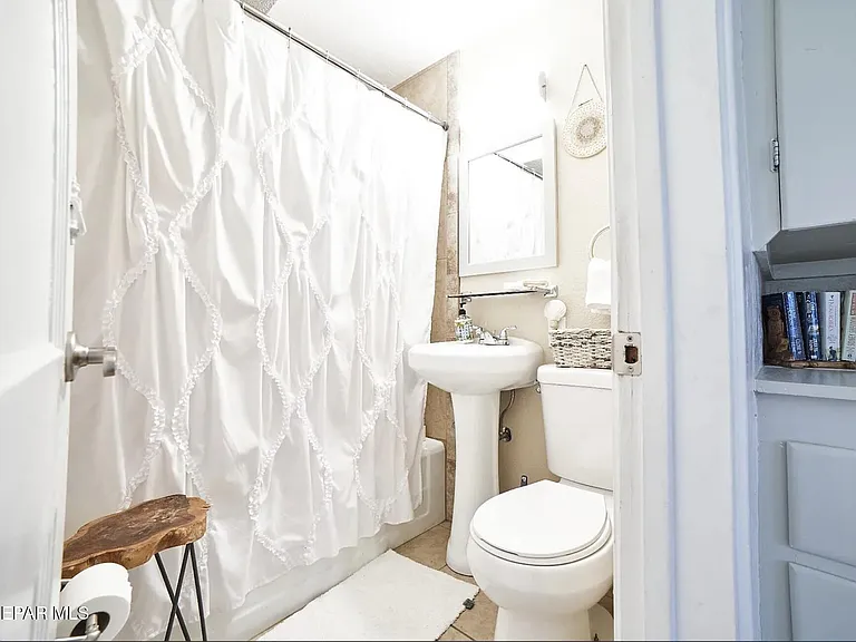 3236 Richmond Ave — Photo 10