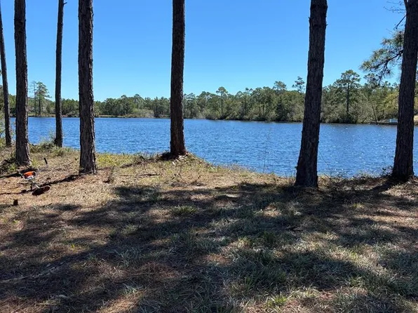 231 Folks Dr, Carrabelle, FL 32322