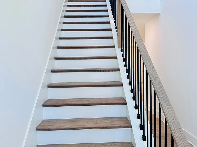 1225 Westshore Dr — Photo 5