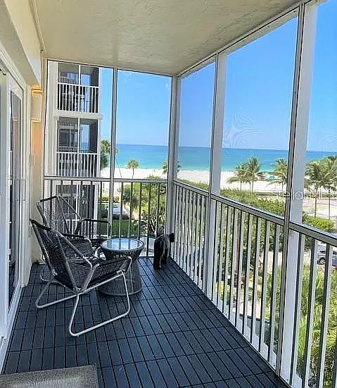 1 bed, 1.5 bath, 900 sqft, $3,900 — Photo 3
