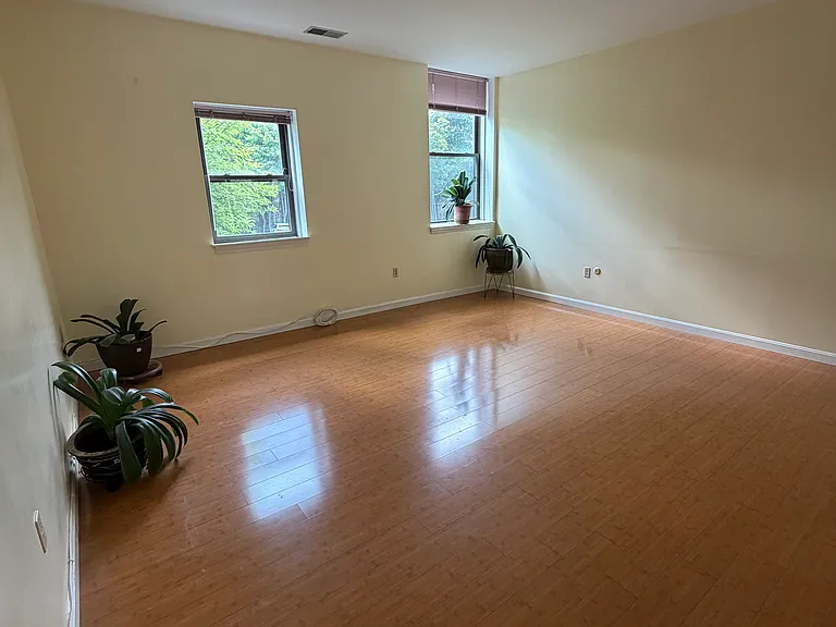 314 Bedford St #106 — Photo 6