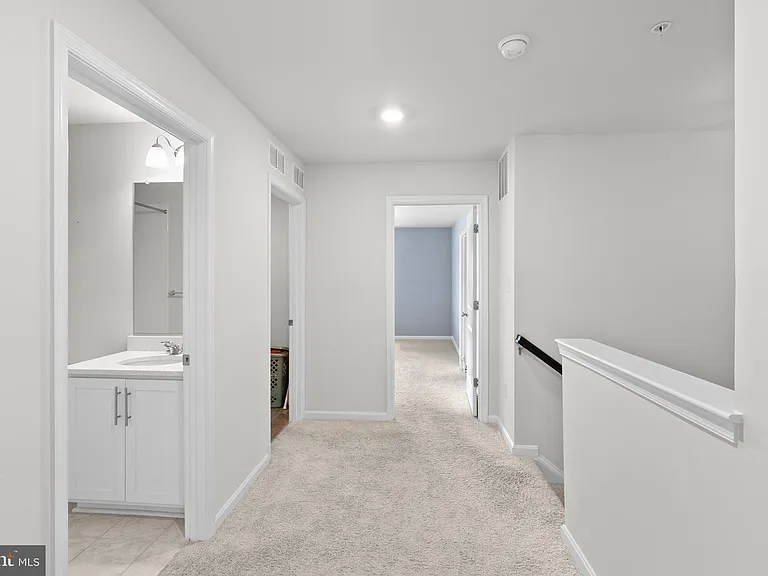 9715 Summerton Dr — Photo 30