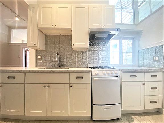 5th image of 10 Lyon St APT 208