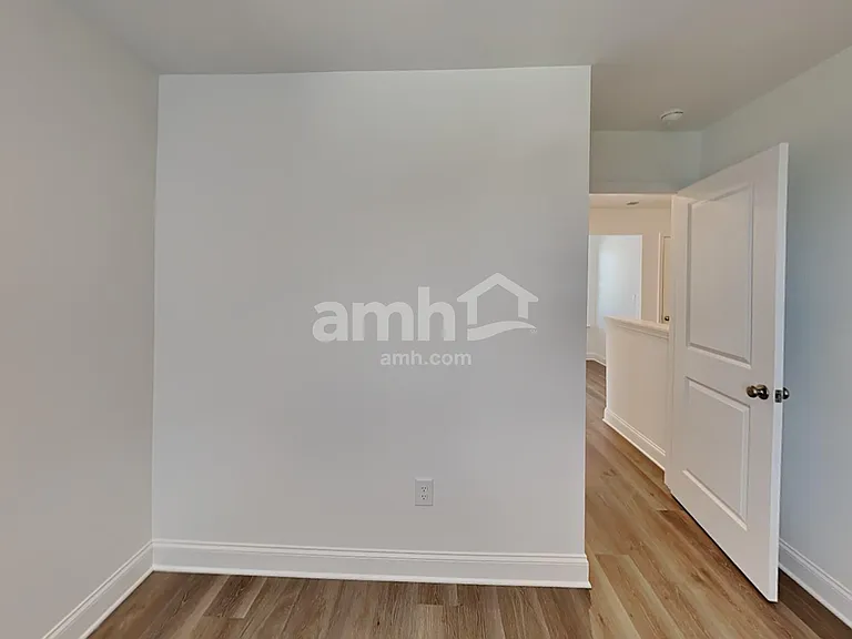 1048 Highland St — Photo 20