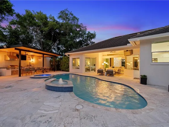 8133 Ronda CT, NAPLES, FL 34109