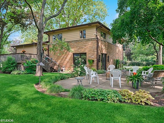 5th image of 1622 Village Green Ct