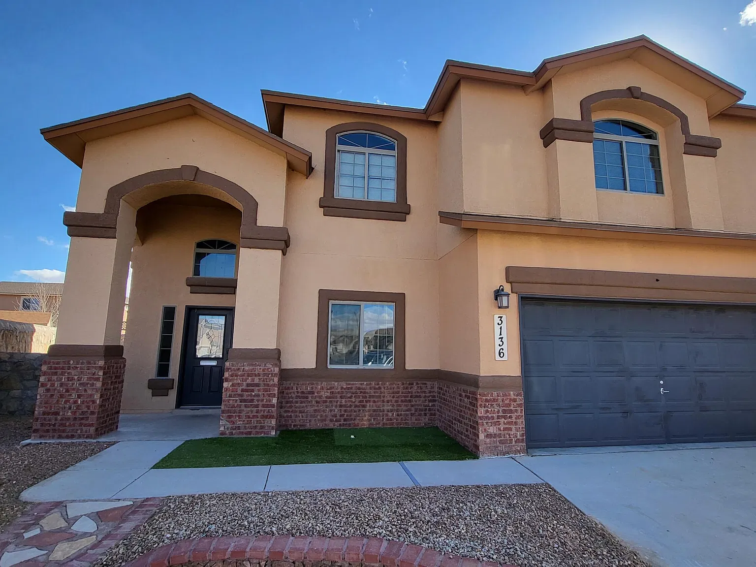 5 bed, 3.0 bath, 2716 sqft, $2,150 — Photo 1