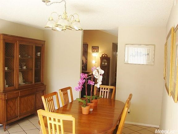 5th image of 1001 Amaretto Dr