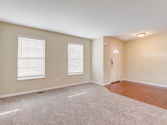 3rd image of 601 Windsor Ct
