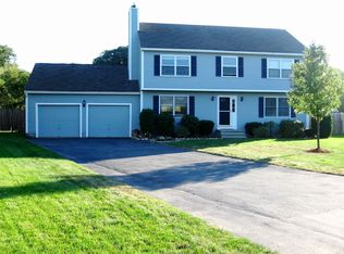 11 Crane Cir, Shrewsbury, MA 01545