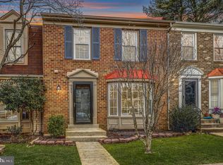 5457 New London Park Dr, Fairfax, VA 22032