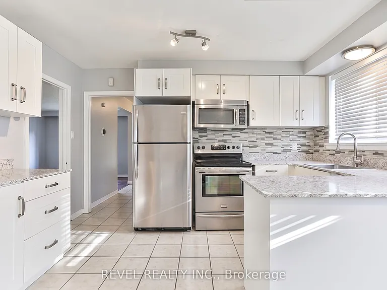 16 Ravenview Dr — Photo 7